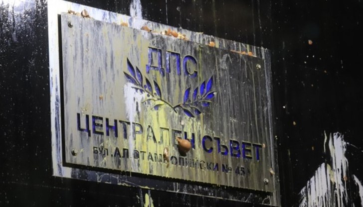 Всички, които имат политически амбиции, се целят в ДПС, защото хората го искат