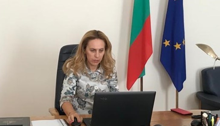Заседанието е свикано от заместник министър-председателя по икономическата и демографската политика и министър на туризма Марияна Николова
