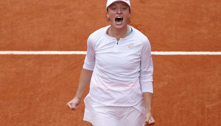 Тийнейджърката е първата полякиня, която печели трофей от Шлема. Швьонтек стана и най-младата шампионка на "Ролан Гарос" от 1992 г. насам Тийнейджърката е първата полякиня, която печели трофей от Шлема. Швьонтек стана и най-младата шампионка на "Ролан Гарос" от 1992 г. насам