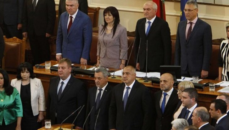 "Убиха всичко. Бизнес, инвестиции, стремеж, достойнство, образование, здравеопазване.  Угасиха светлината. Дръпнаха шалтера на нормалните човешки взаимоотношения"