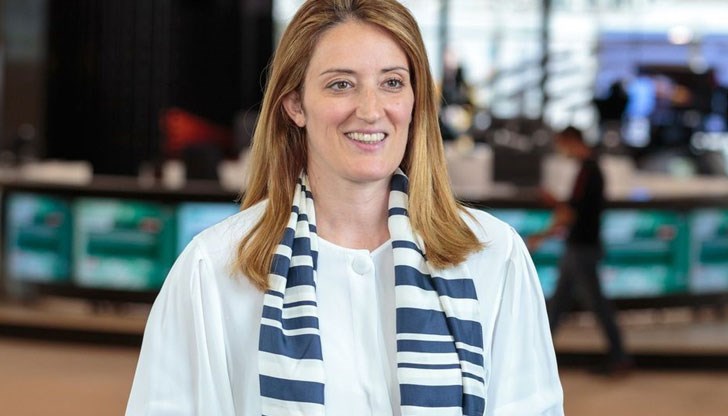 Роберта Мецола предлага да бъдат добавени случаите с президентските съветници, обвинени в търговия с влияние и подбуда за извършване на длъжностни престъпления