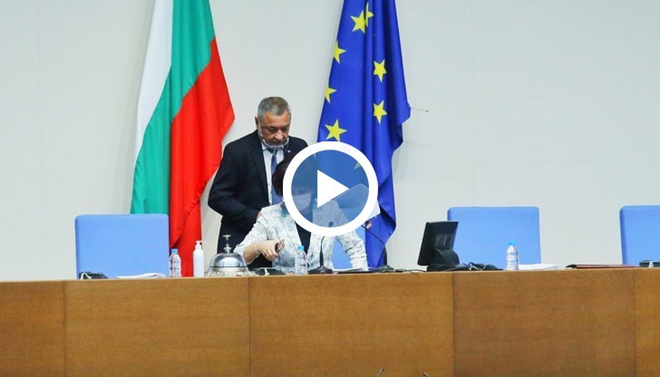 Цялата държава разграбиха, то не остана какво да се краде. Минаха на канцеларски материали, заяви потърпевшият Спас Гърневски