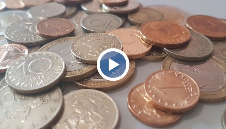 При първата стъпка минималната пенсия ще се вдигне от 250 на 300 лева, а максималната от 1200 до около 1400