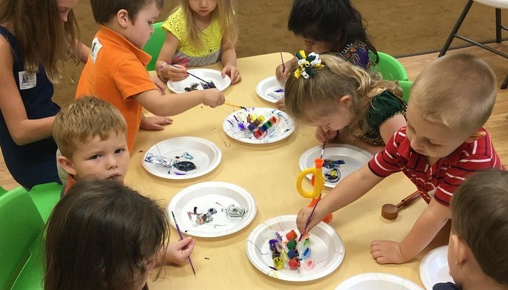 Езиковите центрове недоволни от COVID-19 ограниченията, ще работят в сладкарници