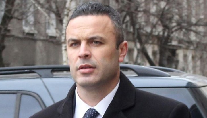 Венцислав Станков: "Стартовата заплата на един новоназначен пожарникар, който работи на терен, е 966 лева. С допълнителните възнаграждения и след удръжките той получава между 1200 и 1300 лева"