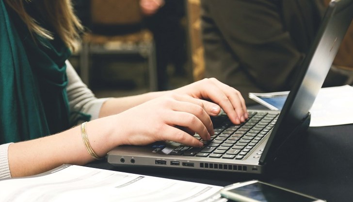 С проектонаредба се предвижда онлайн търговията с храни да се осъществява след задължителна регистрация