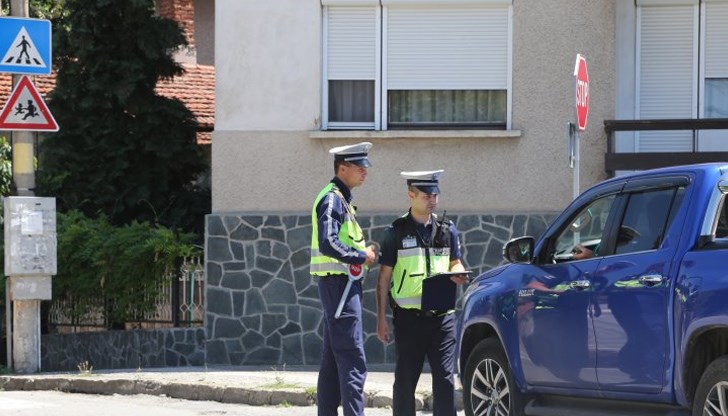 В момента на удара детето се е намирало между двата автомобила на паркинга