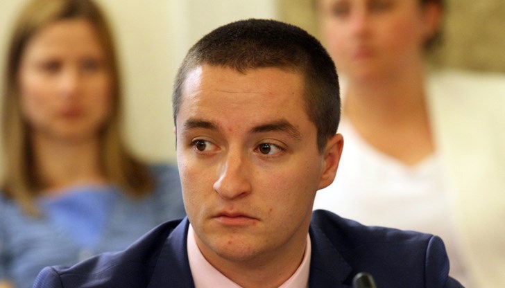 Това е категорично “купуване на гласове“ преди избори