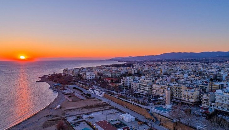 Сделката се счита за стратегическа поради изграждането на терминала за втечнен газ, от който България притежава част от акциит