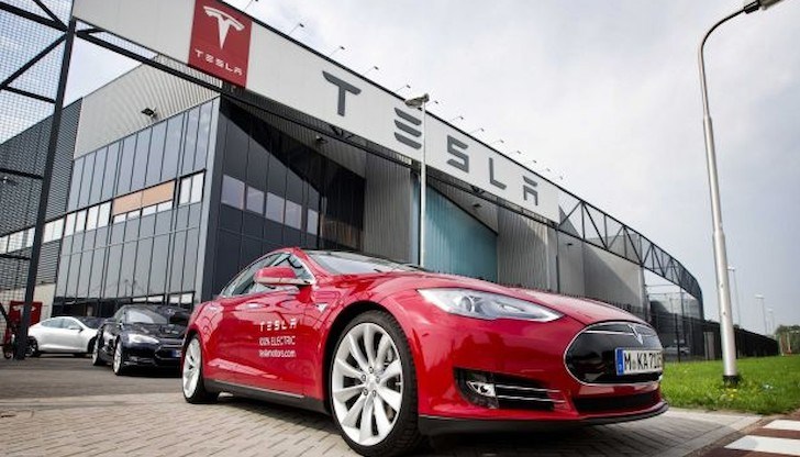 В резултат на информацията акциите на Tesla Inc. поевтиняват с около 3,5% през днешната търговия на Уолстрийт