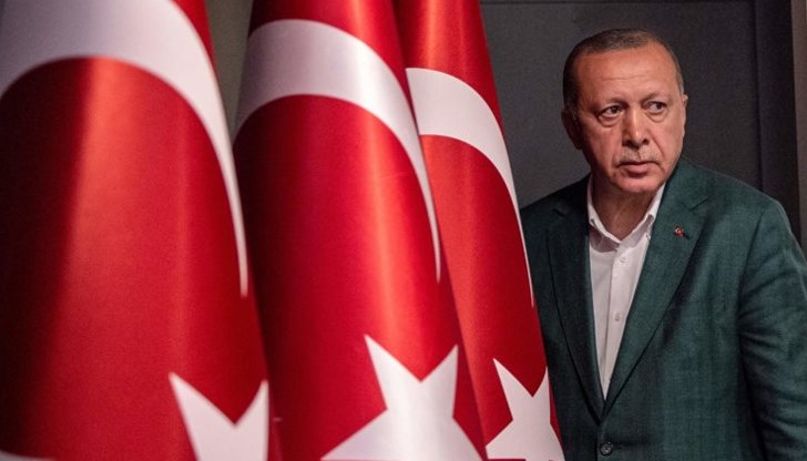 Мащабна шпионска кампания срещу учители, журналисти и критици на турския президент Реджеп Тайип Ердоган