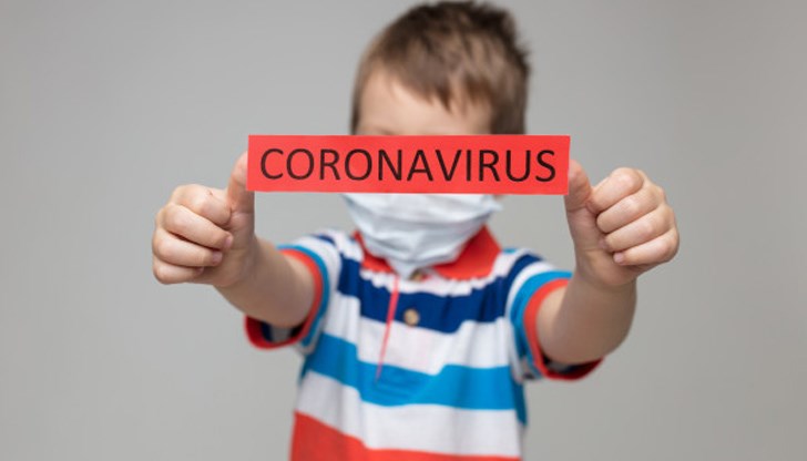 Децата са били поставени под карантина веднага след като е станала ясна положителната проба на тяхната класна ръководителка на 12-и този месец