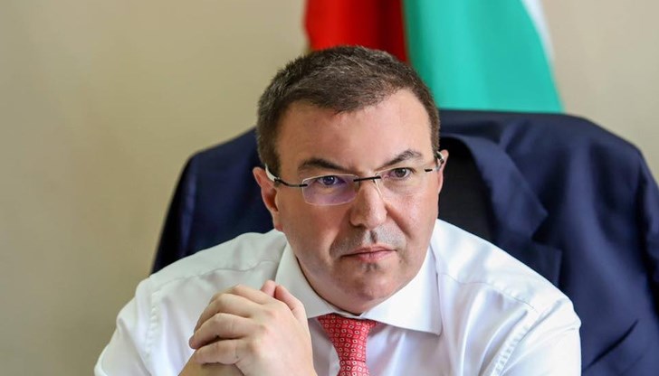 Очакват ни тежки зимни месеци – влизаме в грипния сезон и рискът здравната система да не издържи е реален