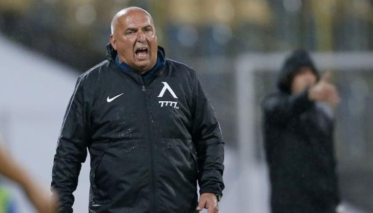 "Ако някой някъде намери футболист, който да му каже, че съм казал да не победи, ще се откажа от тази професия“, каза още Тодоров "Ако някой някъде намери футболист, който да му каже, че съм казал да не победи, ще се откажа от тази професия“, каза още Тодоров