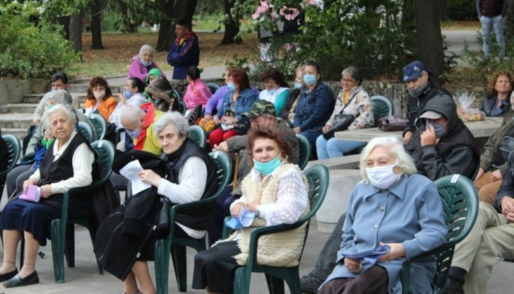 Домуващите във "Възраждане" заслужават малко приятни емоции след като преживяха огнището на коронавирус Домуващите във "Възраждане" заслужават малко приятни емоции след като преживяха огнището на коронавирус
