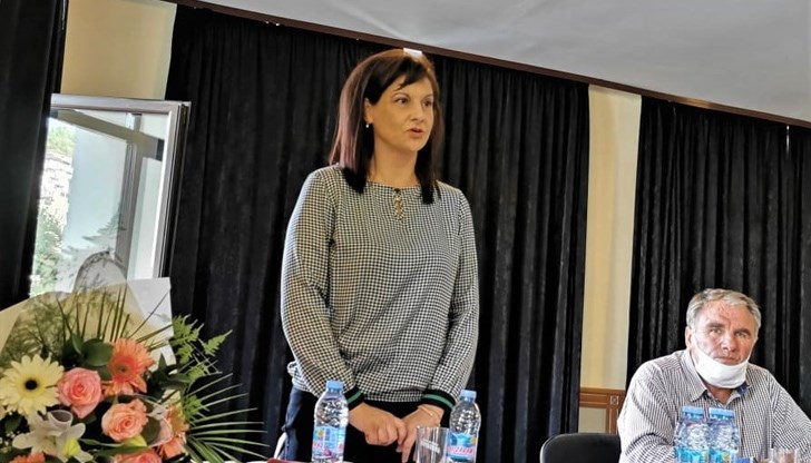 Важно е да приключим бюджетната година, отсече председателкта на парламентарната група на ГЕРБ Важно е да приключим бюджетната година, отсече председателкта на парламентарната група на ГЕРБ