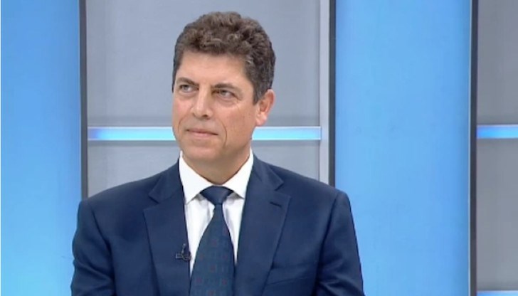 Велчев: "Хората не потребяват това, за което се твърди, че заради по-високите социални разходи, ще доведе до развитие на икономиката"