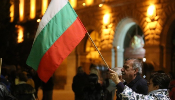 Според анализатори епидемията е на власт в страната