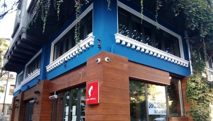 Заведението стана известно след разследване на Антикорупционния фонд, в което Илия Златанов разказва как бизнесът му за милиони е отнет