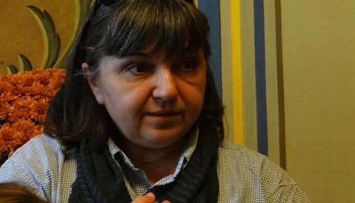 Компетентно жури с председател Нели Пигулева - поетеса, редактор във вестник „Утро” (Русе) изчете получените от цялата страна 305 творби от 254 млади автори и 9 журналистически екипа Компетентно жури с председател Нели Пигулева - поетеса, редактор във вестник „Утро” (Русе) изчете получените от цялата страна 305 творби от 254 млади автори и 9 журналистически екипа