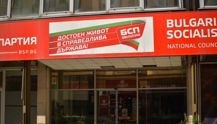 Всички те са от организацията, в която членува Румен Овчаров