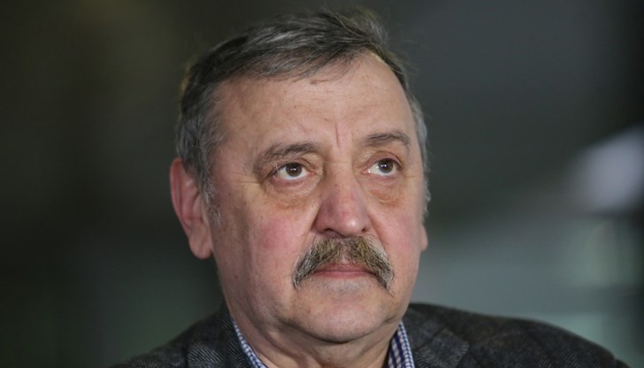 Хората не трябва да бъдат плашени, не трябва да се допускат и най-малките следи на масова паника Хората не трябва да бъдат плашени, не трябва да се допускат и най-малките следи на масова паника