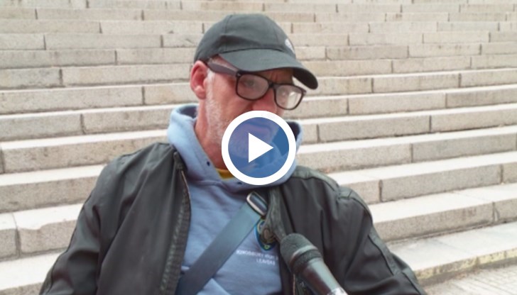 Любомир Данчев си търси работа, за да преживява и квартира, за да оцелее през зимата