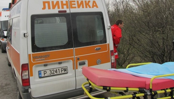 Вратата на превозното средство се отворила, мъжът изпаднал от автомобила и бил притиснат от него Вратата на превозното средство се отворила, мъжът изпаднал от автомобила и бил притиснат от него