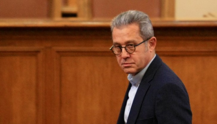 Огромно напрежение между ДПС и ГЕРБ се наблюдава в Народното събрание днес