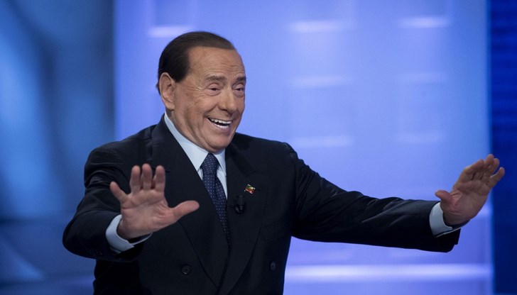 Диагнозата на Берлускони бе поставена на 2 септември, след което той бе хоспитализиран с двустранна пневмония в ранен стадий