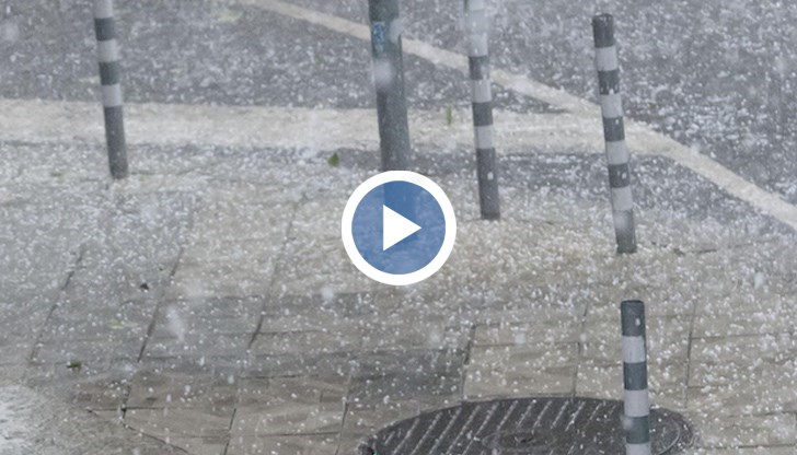 Ледени късове се сипят в Равда