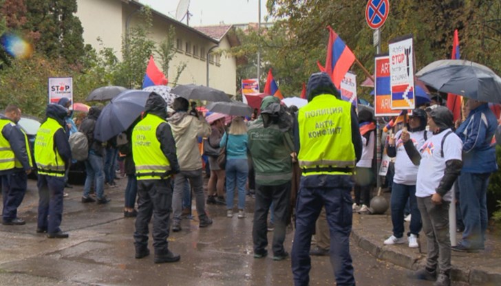Представители на арменската общност в България се обявиха против кръвопролитията в Нагорни Карабах