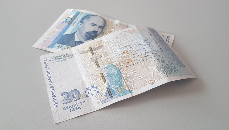 В момента тази помощ получават само семействата, които имат доход под 400 лева