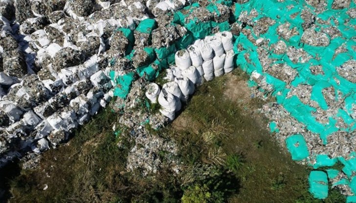 Същите отпадъци са останали незабелязани от РИОСВ Същите отпадъци са останали незабелязани от РИОСВ