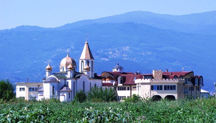 След "вътрешен преврат" братството избра свой нов игумен и обяви отец Касиан за отцепник