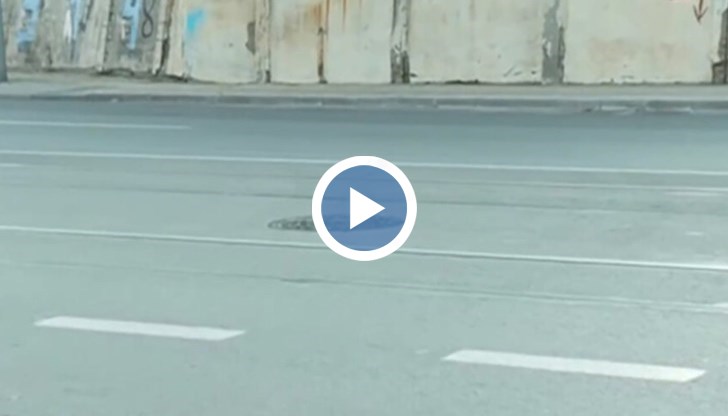 За секунди на платното изтекли над 200 литра нафта