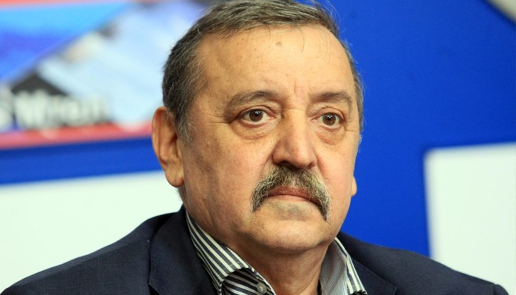 "При липса на слънце, това е медицински доказаното полезно средство”, твърди професорът