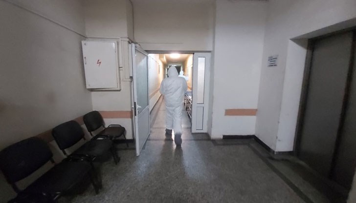 Медиците с ковид се увеличават, няма кой да се грижи за пациентите Медиците с ковид се увеличават, няма кой да се грижи за пациентите