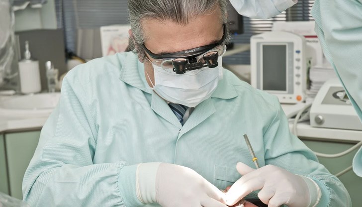 Нощен кабинет в Русе няма от 30 години. След окончателното му затваряне през 1990 година в събота и неделя в Стоматологията на ул.“Николаевска“ има дежурен кабинет, но той работи само през деня Нощен кабинет в Русе няма от 30 години. След окончателното му затваряне през 1990 година в събота и неделя в Стоматологията на ул.“Николаевска“ има дежурен кабинет, но той работи само през деня