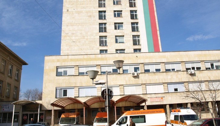 Дванадесетокласникът е с изразени симтоми, но не е настанен за лечение в МБАЛ Шумен