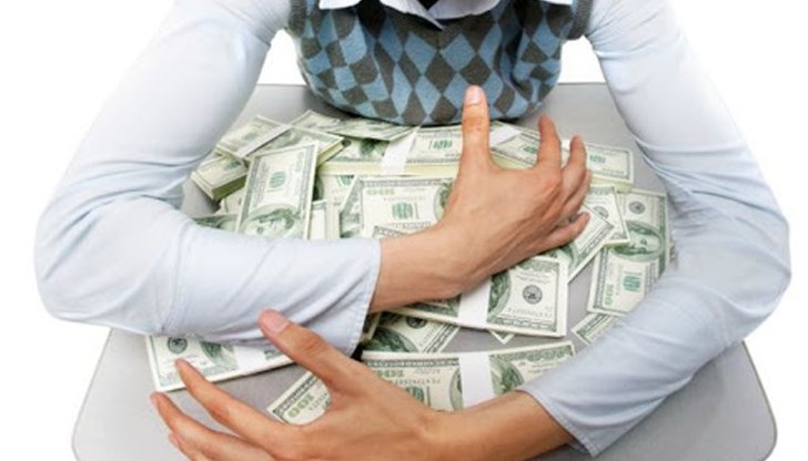 Гунчева: "Толкова алчност никога не е имало. Все едно ремаркета за онзи свят ще влачат"