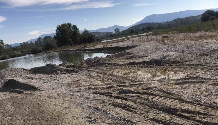 Министърът на околната среда и водите Емил Димитров участва в акцията
