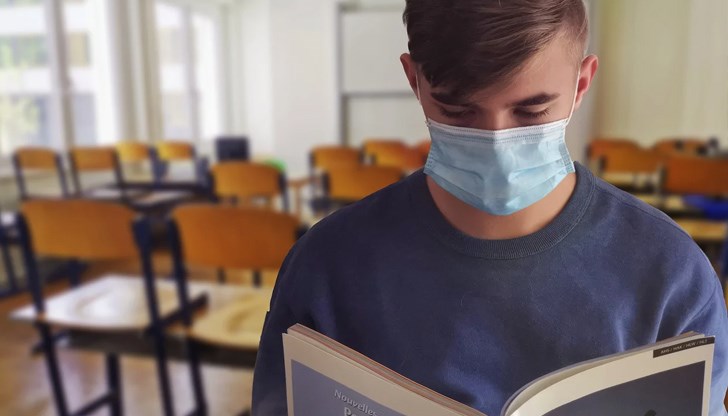 Сред новите случаи на КОВИД-19 в Русе е ученик от частното училище „Леонардо да Винчи“