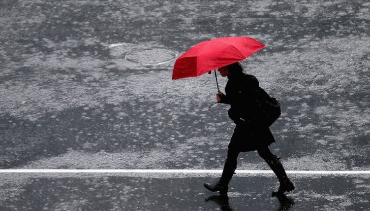 Вятърът ще започне да се усилва и с него да нахлува сравнително студен въздух Вятърът ще започне да се усилва и с него да нахлува сравнително студен въздух