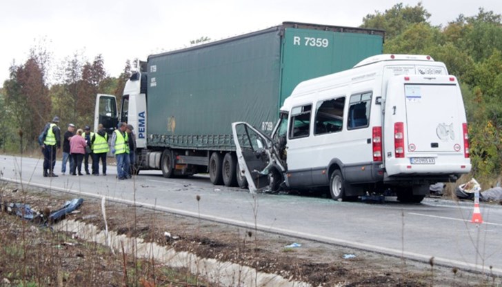 Транспортната фирма, собственик на превозното средство, е сливенска