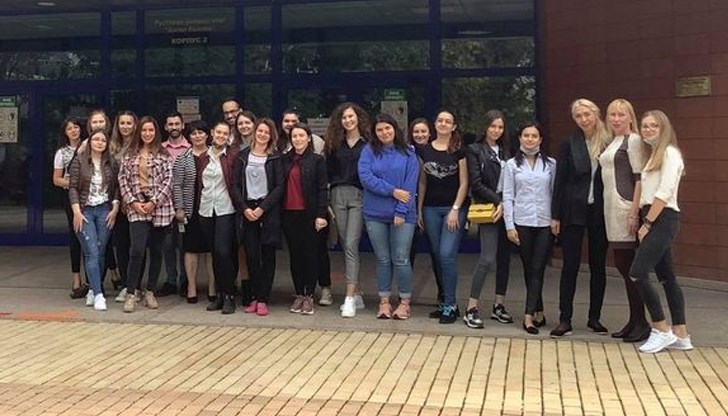 Целта на курса е студентите от България и Финландия, докато се намират в своята собствена страна, да придобият знания за културните особености, както и за системите за образование и здравеопазване на съответната партньорска страна Целта на курса е студентите от България и Финландия, докато се намират в своята собствена страна, да придобият знания за културните особености, както и за системите за образование и здравеопазване на съответната партньорска страна