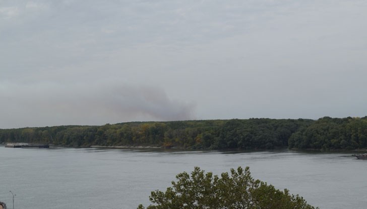 От обедните часове на 6 октомври се наблюдава наличие на дим на територията на северната ни съседка