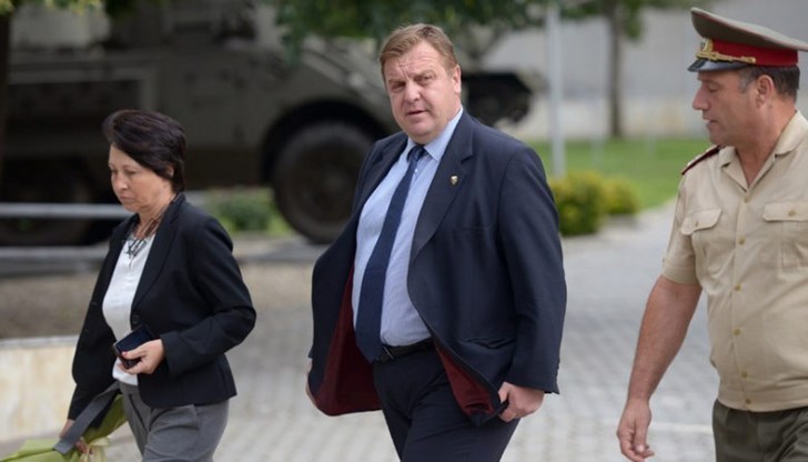 Всъщност истината е проста и не особено чистоплътна Всъщност истината е проста и не особено чистоплътна