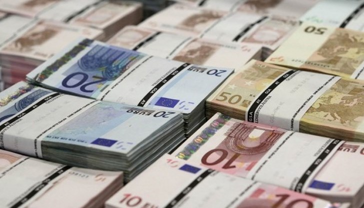 Намалението е заради по-ниско съфинансиране от националния бюжет и ще свие кръга на проектите Намалението е заради по-ниско съфинансиране от националния бюжет и ще свие кръга на проектите