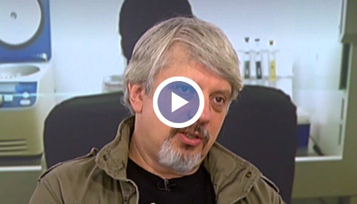 Витанов обясни, че когато 100 човека влязат в пандемията, преболедуват и излязат, те заразяват други 124